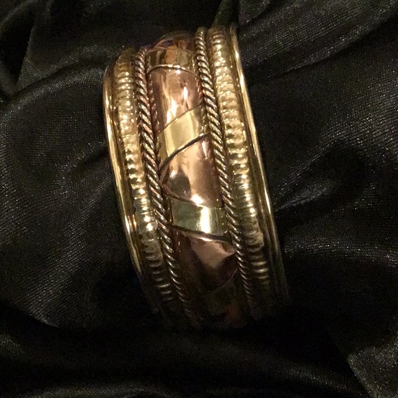 Tri colored Metal Bracelet - Picture 1 of 3